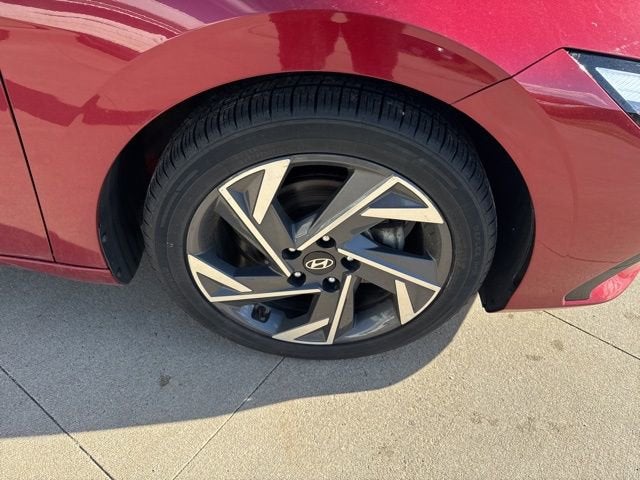 2024 Hyundai Elantra Limited IVT
