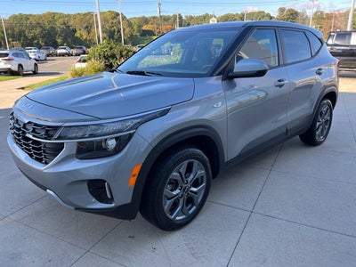 2025 Kia Seltos LX IVT AWD