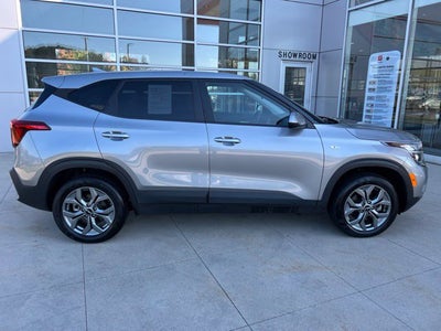 2025 Kia Seltos LX IVT AWD