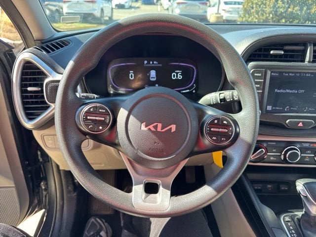 2023 Kia Soul LX IVT