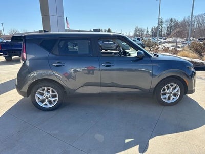 2023 Kia Soul LX IVT