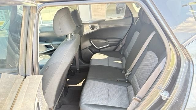 2023 Kia Soul LX IVT