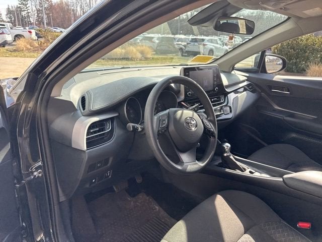 2021 Toyota C-HR LE FWD