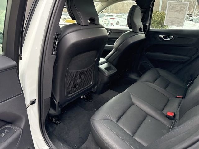 2022 Volvo XC60 B5 AWD Momentum