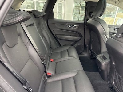 2022 Volvo XC60 B5 AWD Momentum
