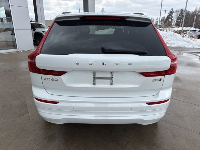 2022 Volvo XC60 B5 AWD Momentum