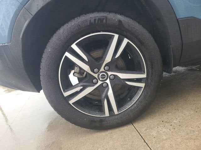 2024 Volvo XC40 Base