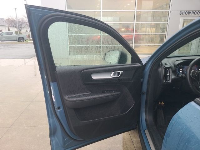 2024 Volvo XC40 Base