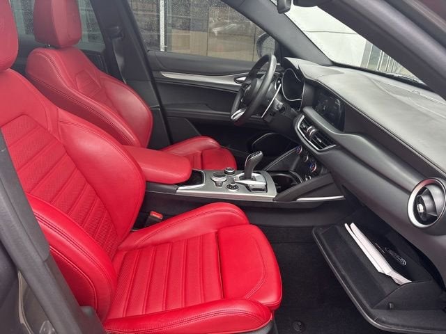 2023 Alfa Romeo Stelvio Veloce AWD